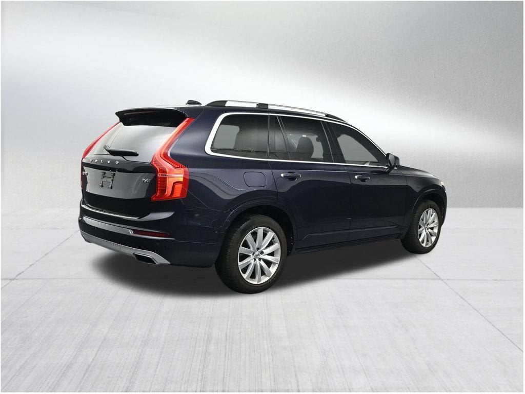 2017 Volvo XC90 T6 Momentum