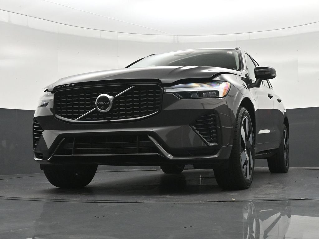 2024 Volvo XC60 Recharge Plug-In Hybrid T8 Plus Dark Theme