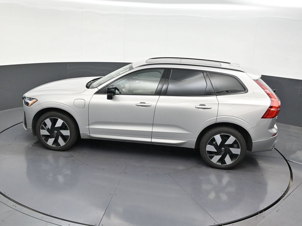 2024 Volvo XC60 Recharge Plug-In Hybrid T8 Ultimate Dark Theme