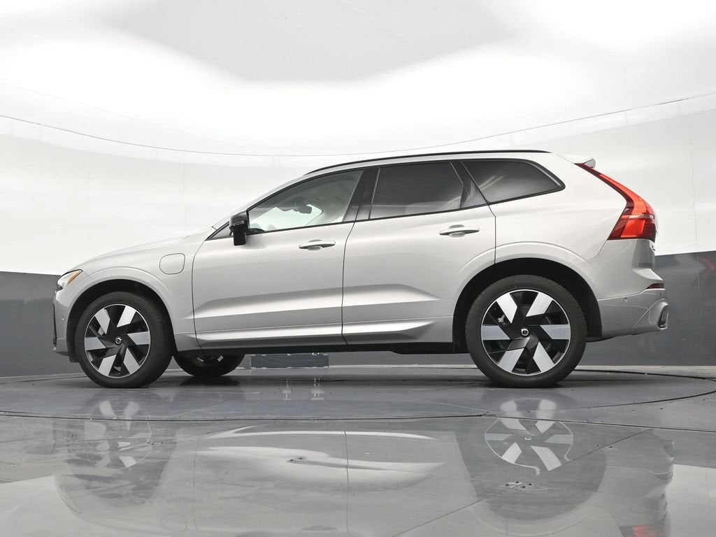 2024 Volvo XC60 Recharge Plug-In Hybrid T8 Ultimate Dark Theme