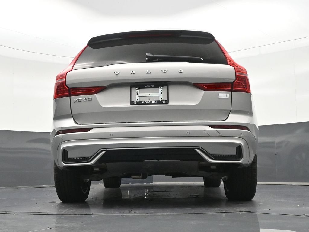 2024 Volvo XC60 Recharge Plug-In Hybrid T8 Ultimate Dark Theme