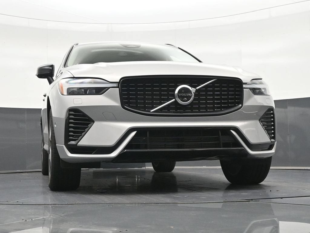 2024 Volvo XC60 Recharge Plug-In Hybrid T8 Ultimate Dark Theme