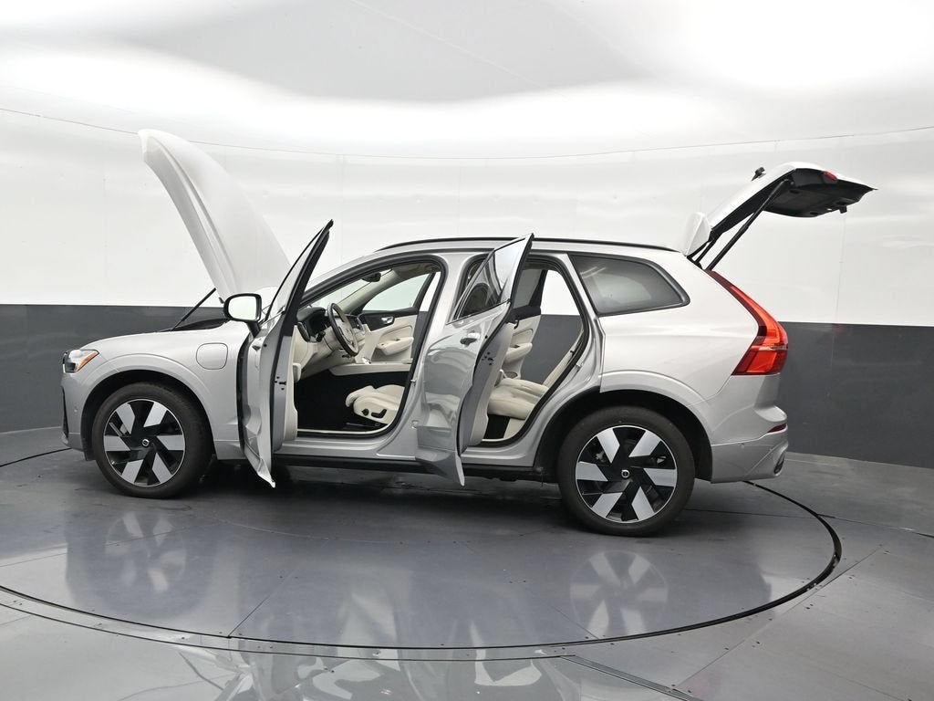 2024 Volvo XC60 Recharge Plug-In Hybrid T8 Ultimate Dark Theme