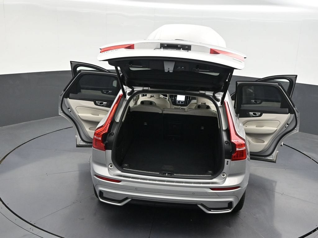 2024 Volvo XC60 Recharge Plug-In Hybrid T8 Ultimate Dark Theme