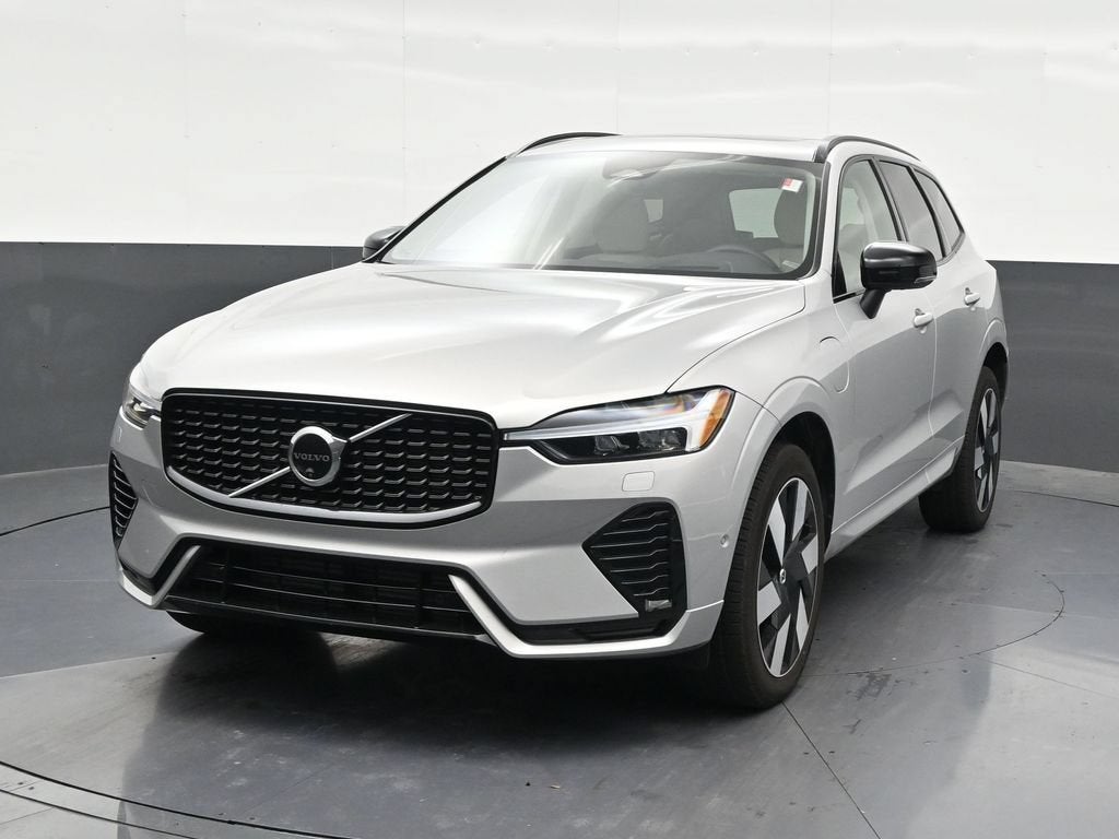 2024 Volvo XC60 Recharge Plug-In Hybrid T8 Ultimate Dark Theme