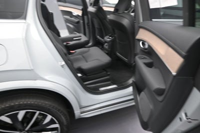 2025 Volvo XC90 Plug-In Hybrid Plus