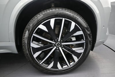 2025 Volvo XC90 Plug-In Hybrid Plus