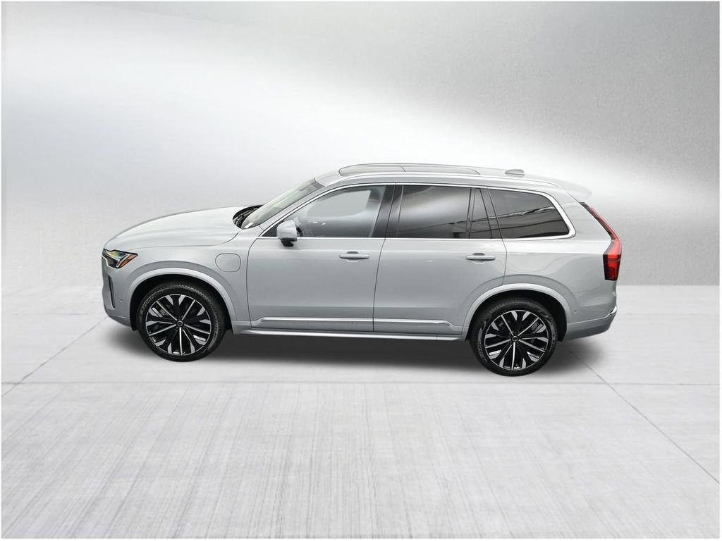 2025 Volvo XC90 Plug-In Hybrid Plus