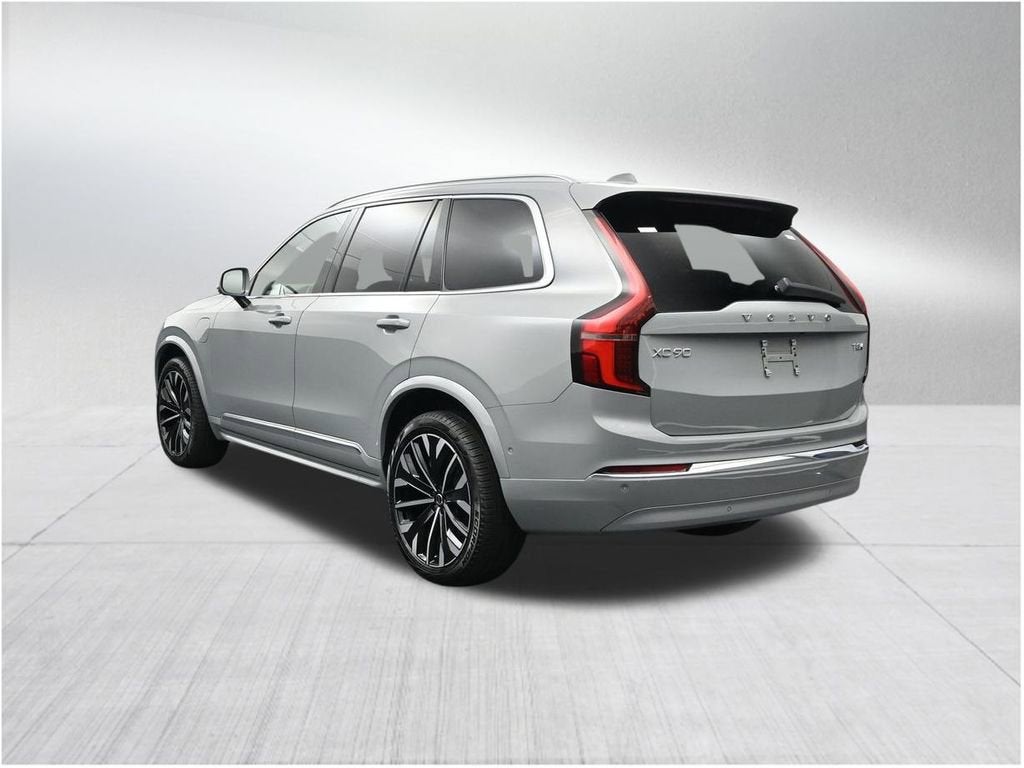 2025 Volvo XC90 Plug-In Hybrid Plus
