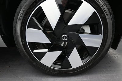 2025 Volvo XC60 Plug-In Hybrid Plus