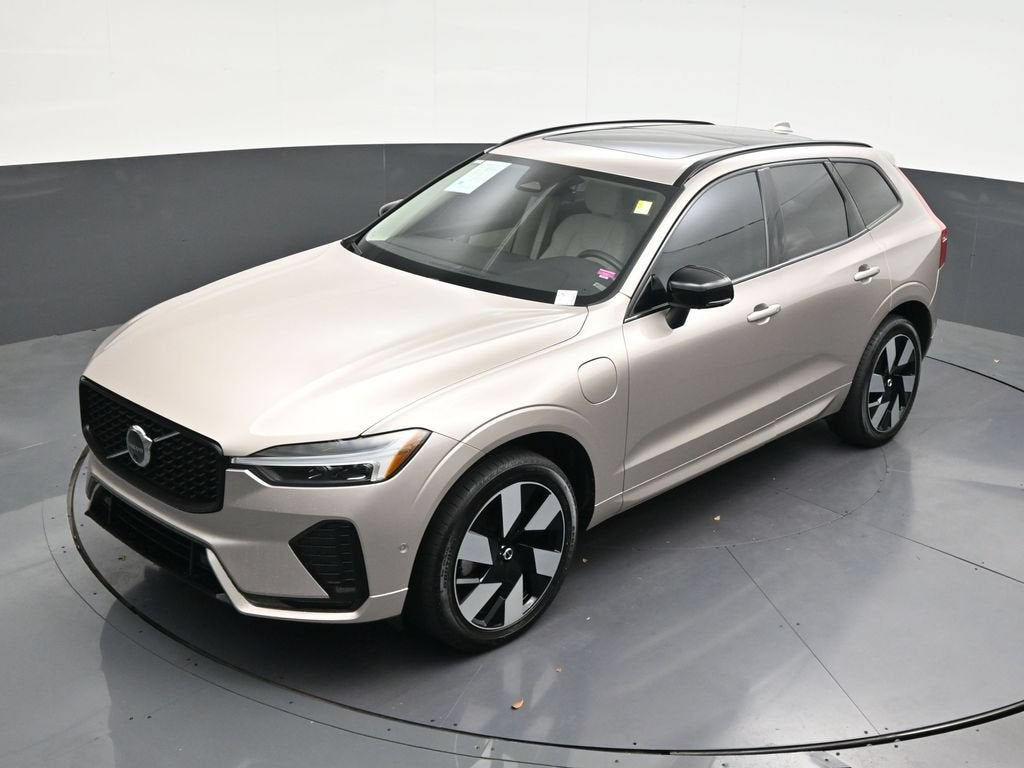 2025 Volvo XC60 Plug-In Hybrid Plus