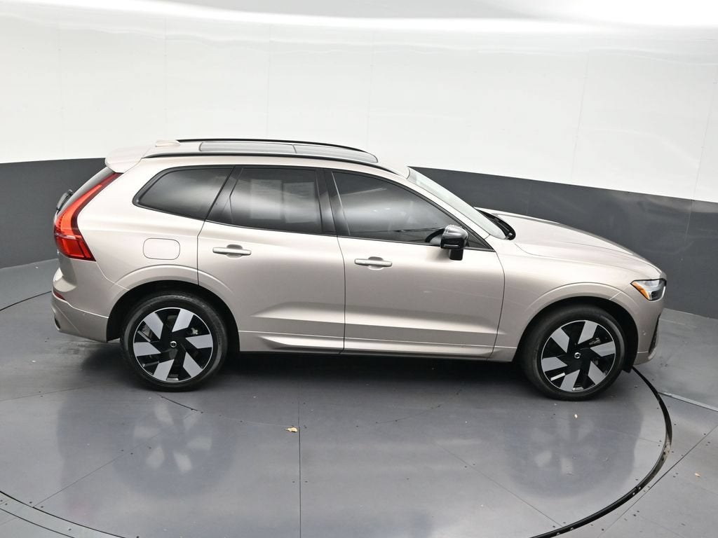 2025 Volvo XC60 Plug-In Hybrid Plus