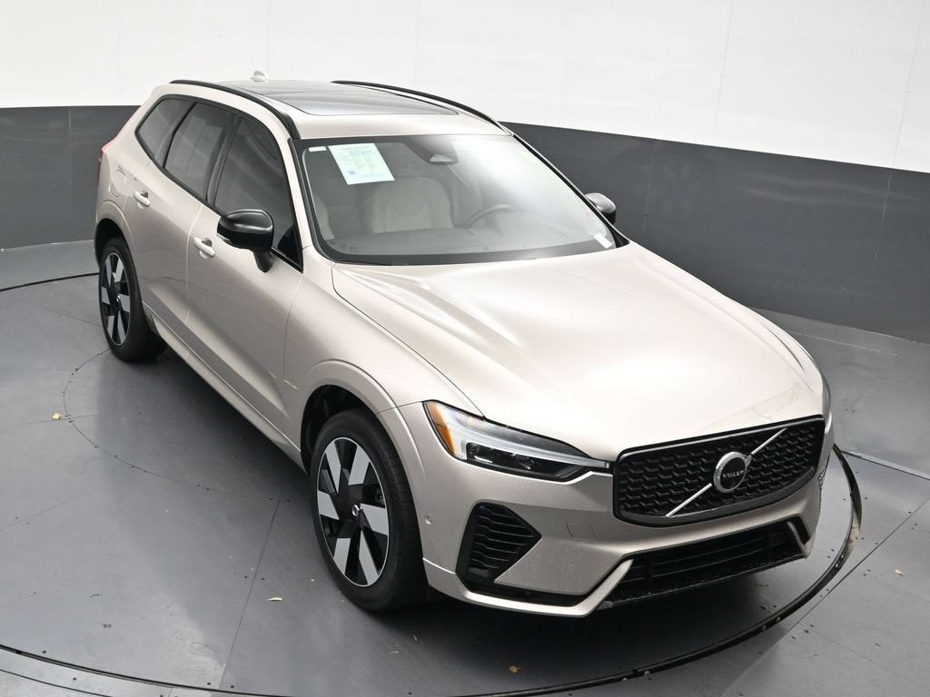 2025 Volvo XC60 Plug-In Hybrid Plus
