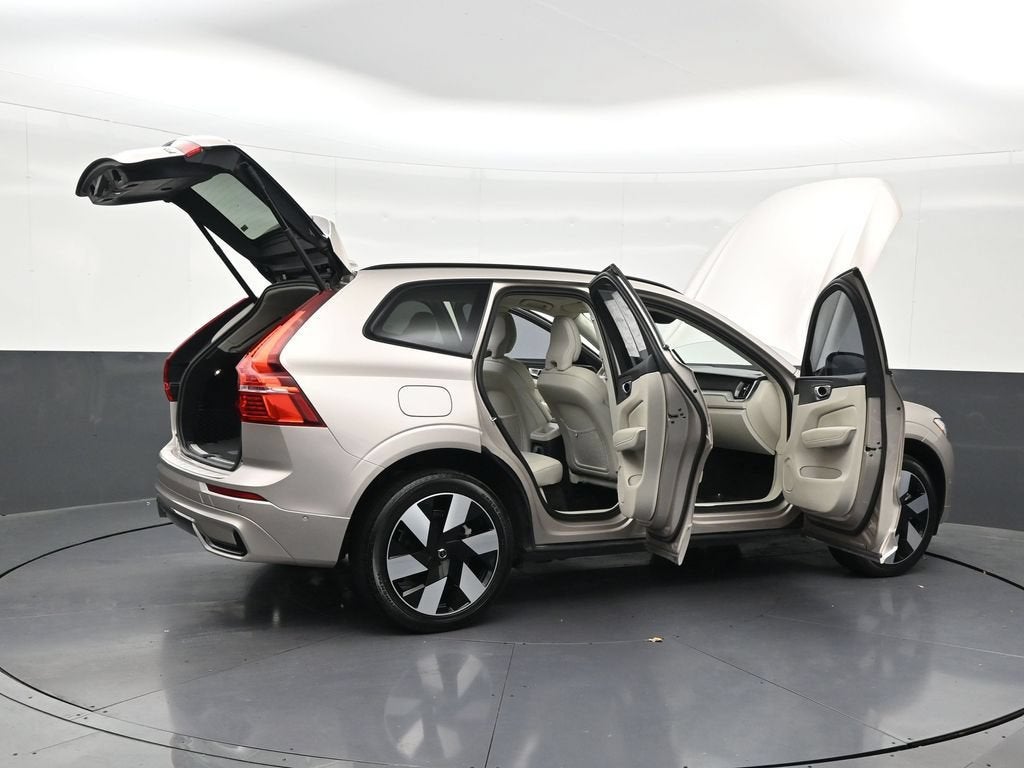 2025 Volvo XC60 Plug-In Hybrid Plus