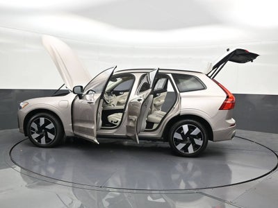 2025 Volvo XC60 Plug-In Hybrid Plus