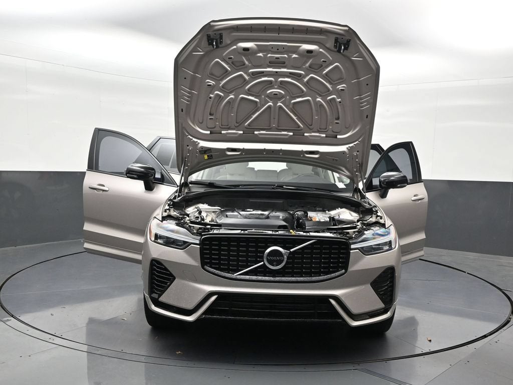 2025 Volvo XC60 Plug-In Hybrid Plus