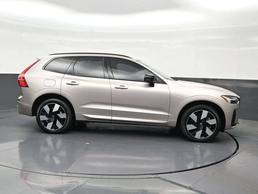 2025 Volvo XC60 Plug-In Hybrid Plus