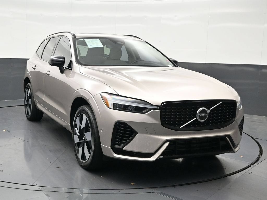 2025 Volvo XC60 Plug-In Hybrid Plus