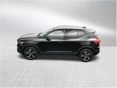2023 Volvo XC40 Core