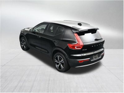 2023 Volvo XC40 Core