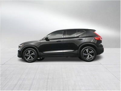 2023 Volvo XC40 Core