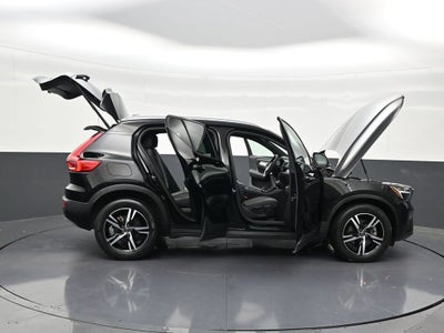 2023 Volvo XC40 Core