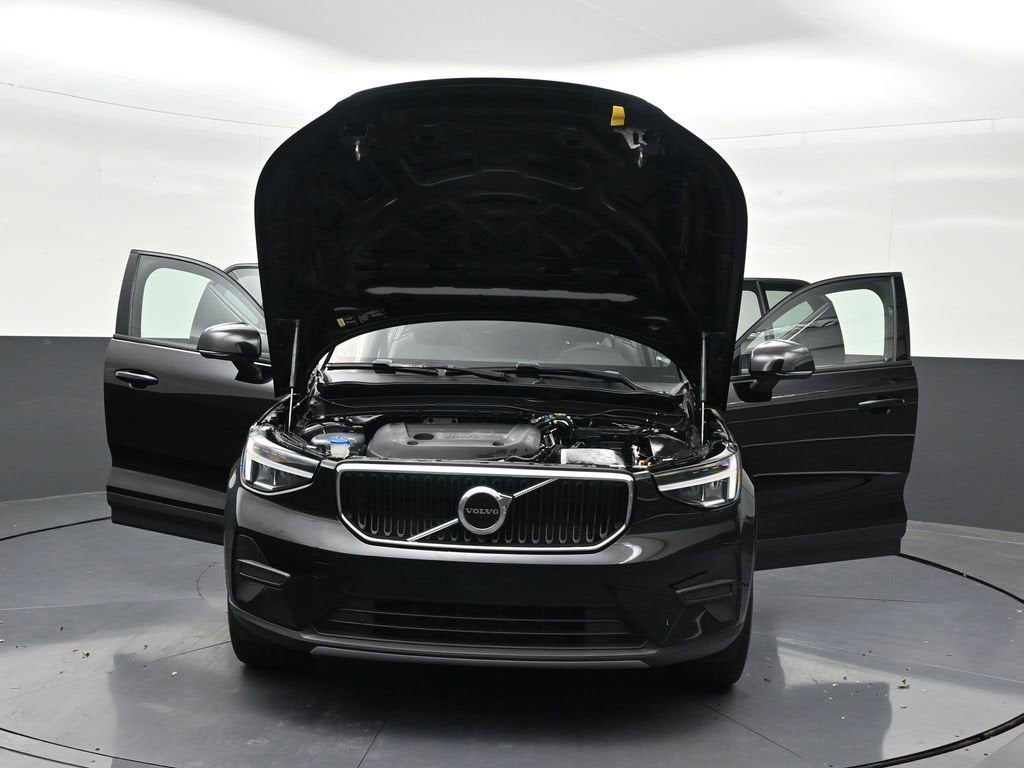 2023 Volvo XC40 B4 Core