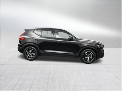 2023 Volvo XC40 Core