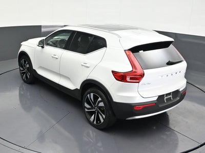 2023 Volvo XC40 Plus Bright Theme
