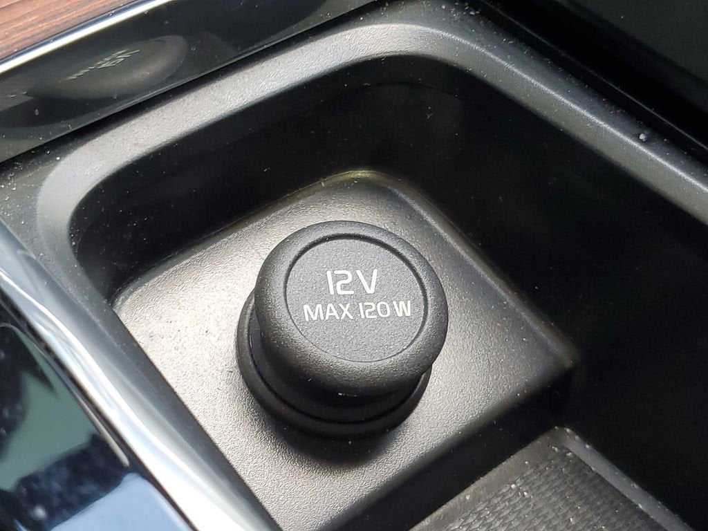 2023 Volvo XC60 Ultimate Bright Theme