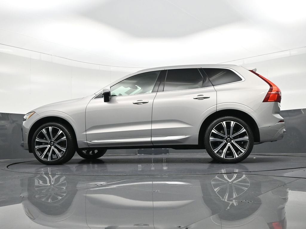 2023 Volvo XC60 Ultimate Bright Theme