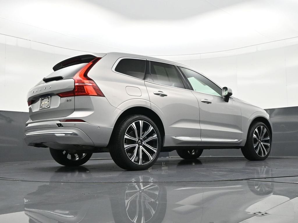 2023 Volvo XC60 Ultimate Bright Theme