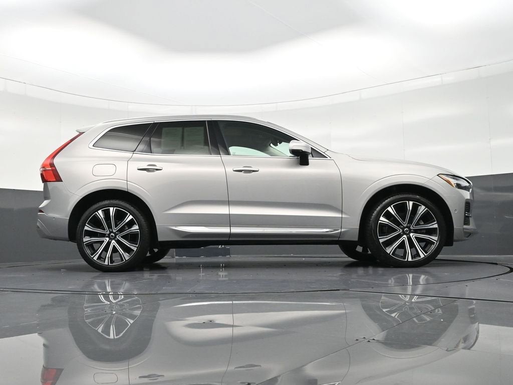 2023 Volvo XC60 Ultimate Bright Theme