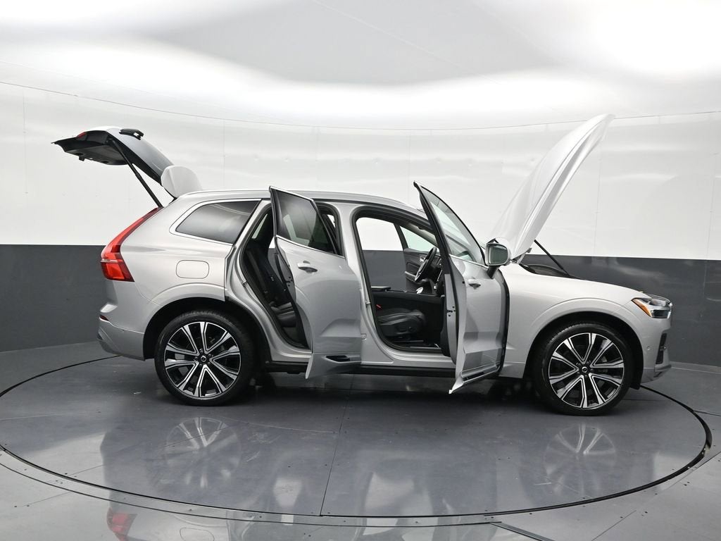 2023 Volvo XC60 Ultimate Bright Theme