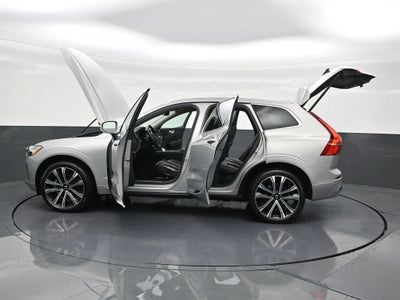 2023 Volvo XC60 Ultimate Bright Theme