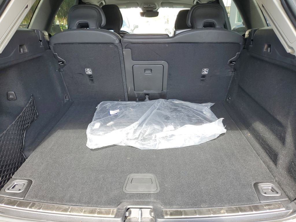 2023 Volvo XC60 Ultimate Bright Theme