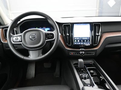 2023 Volvo XC60 Plus Dark Theme