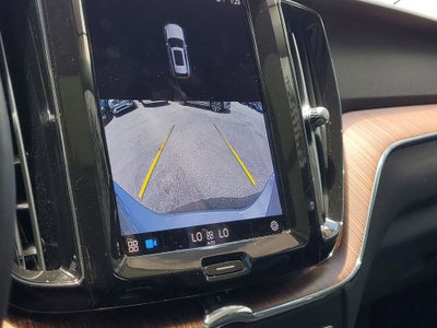 2023 Volvo XC60 Plus Dark Theme