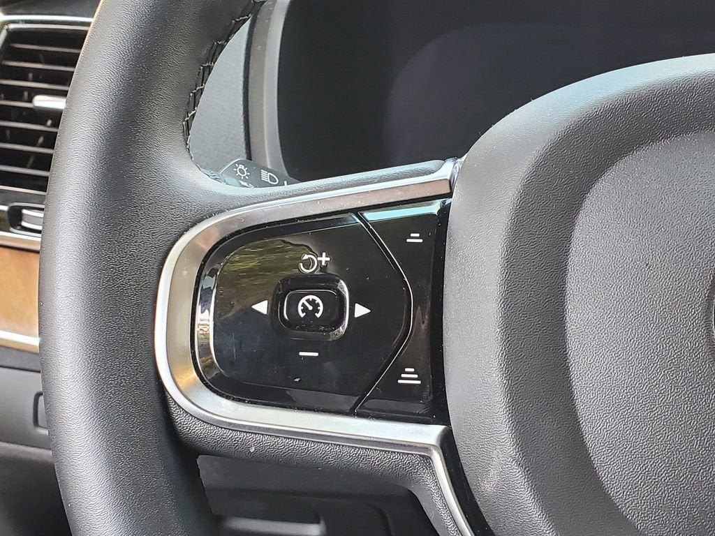 2024 Volvo XC90 Plus Bright Theme