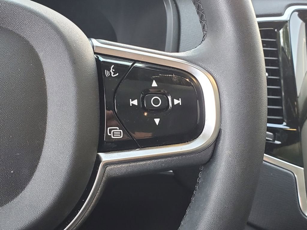 2024 Volvo XC90 Plus Bright Theme