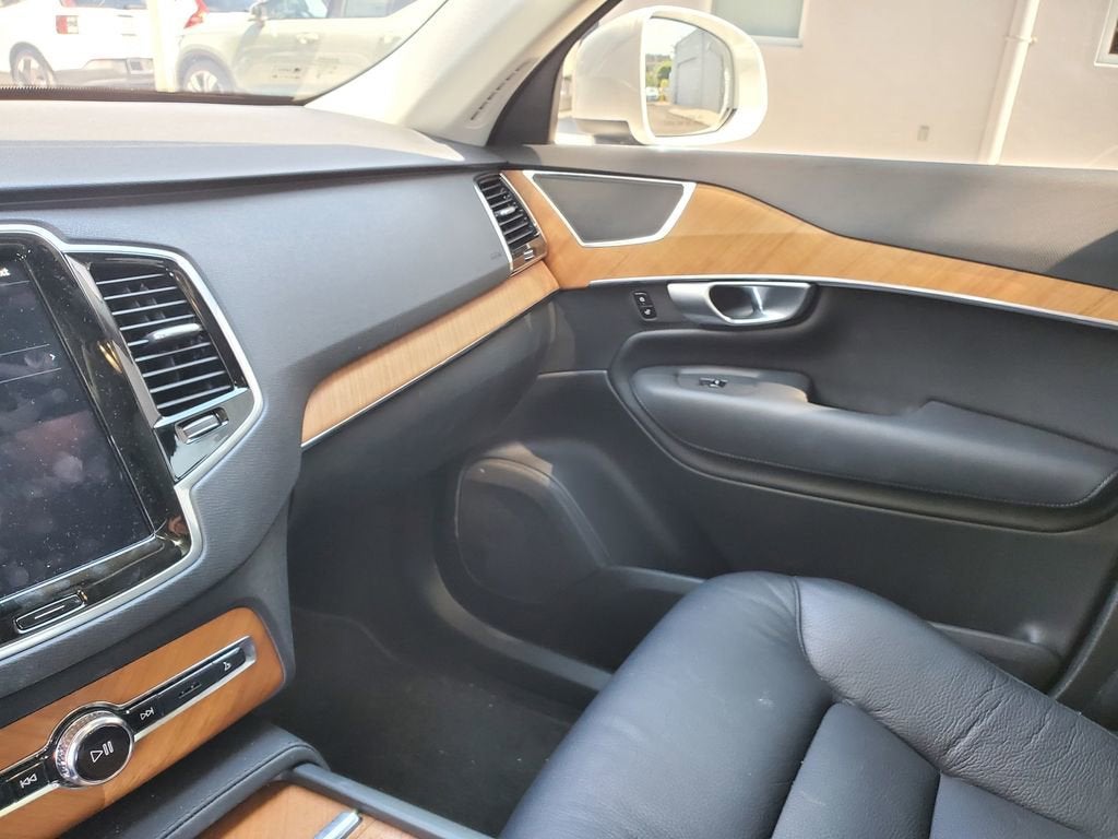 2024 Volvo XC90 Plus Bright Theme