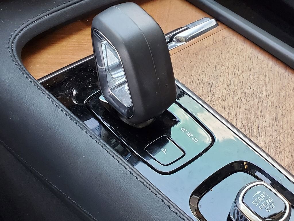 2024 Volvo XC90 Plus Bright Theme