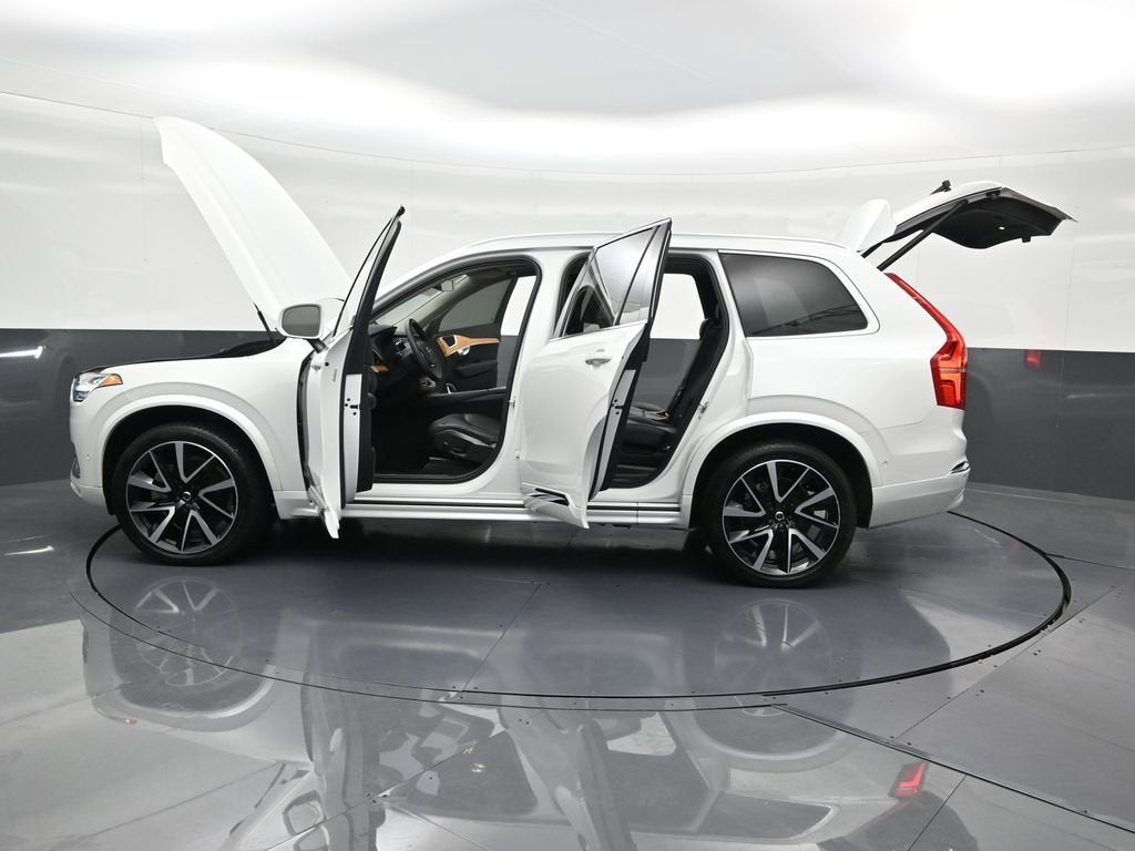 2024 Volvo XC90 Plus Bright Theme
