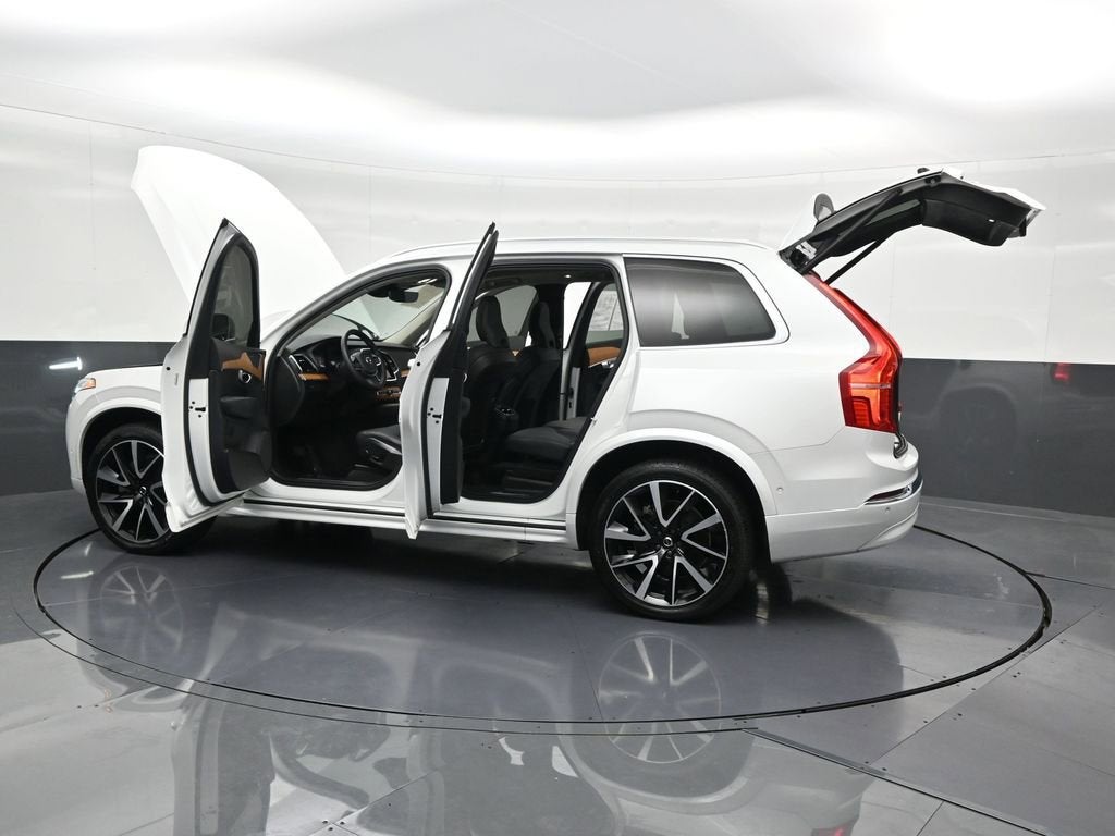 2024 Volvo XC90 Plus Bright Theme