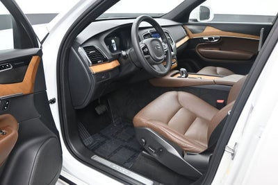 2023 Volvo XC90 B5 Plus