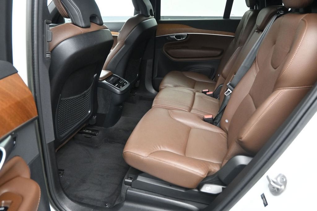 2023 Volvo XC90 B5 Plus