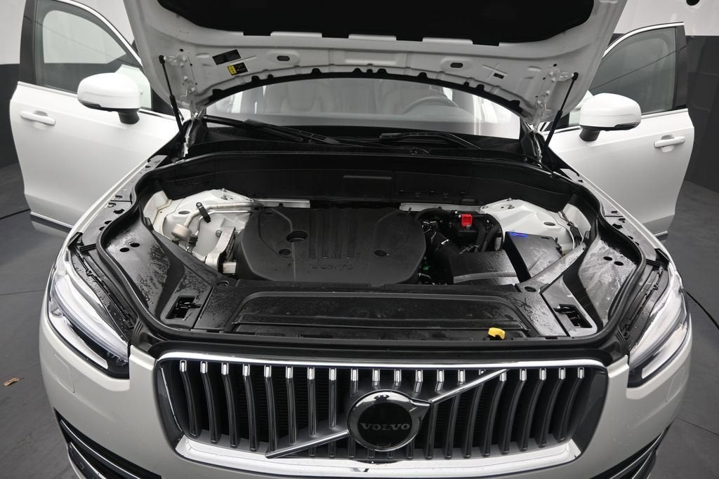 2023 Volvo XC90 B5 Plus