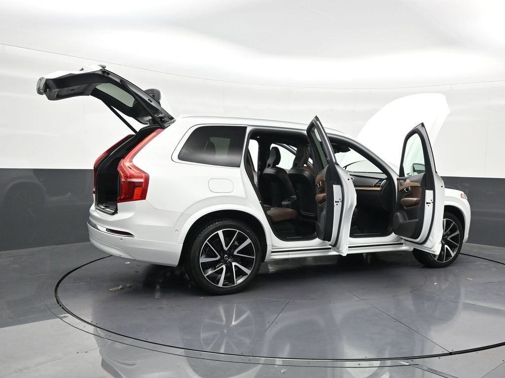 2023 Volvo XC90 B5 Plus