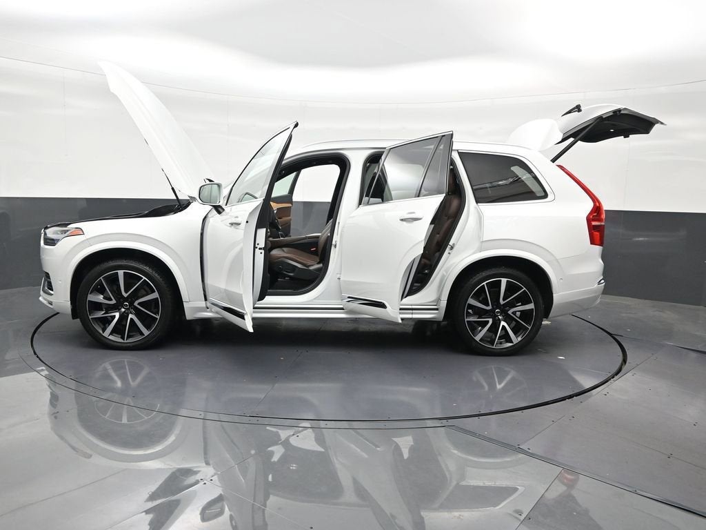 2023 Volvo XC90 B5 Plus