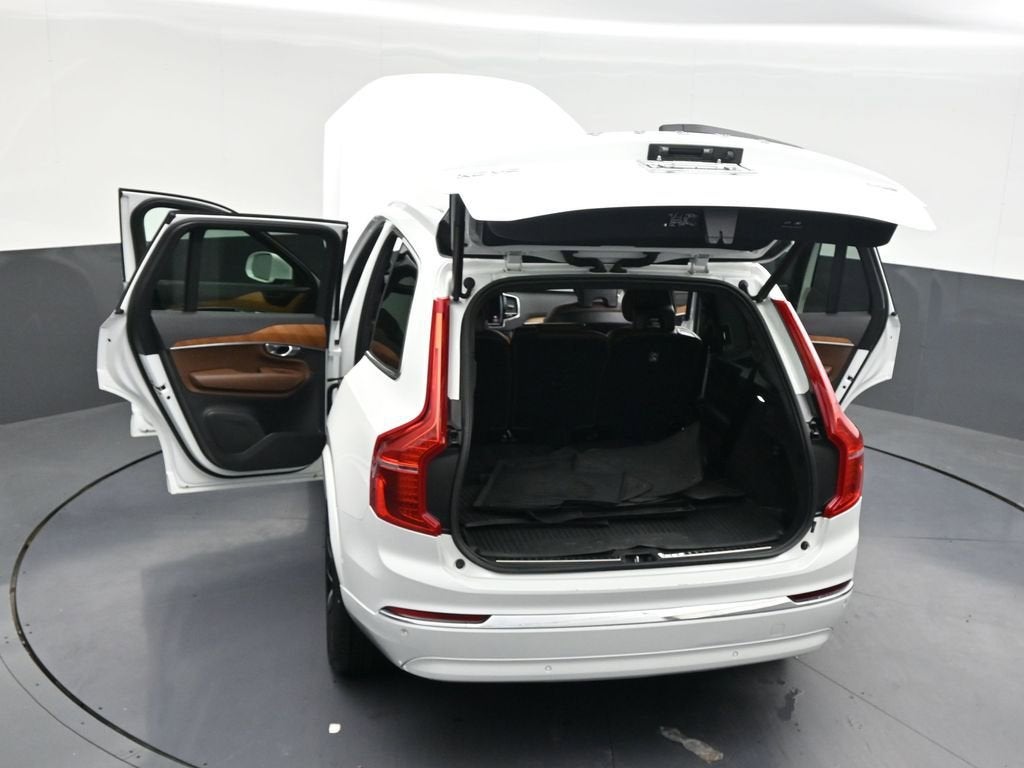 2023 Volvo XC90 B5 Plus